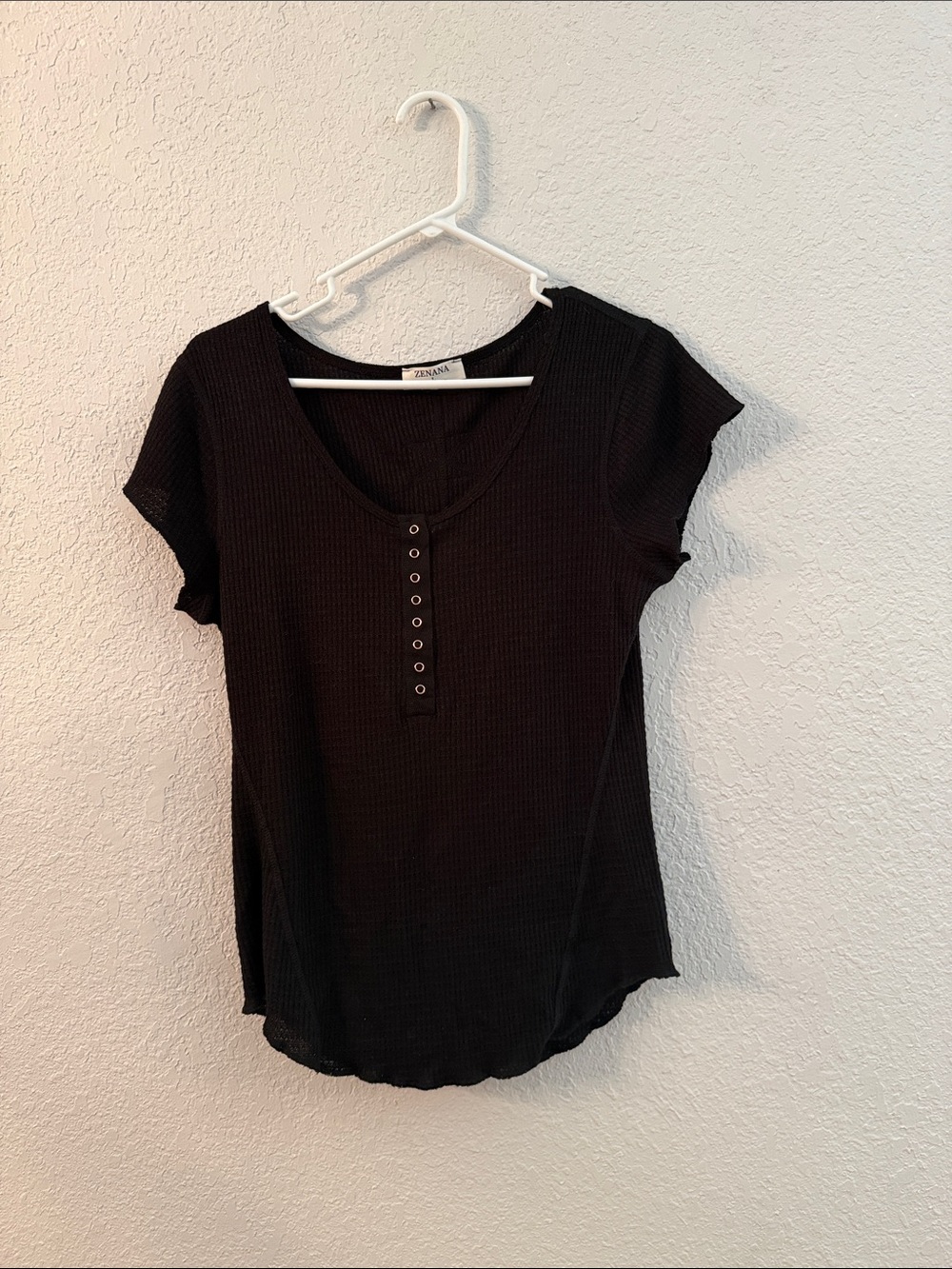 Zenana Outfitters Black Ribbed Henley Short Sleeve Top